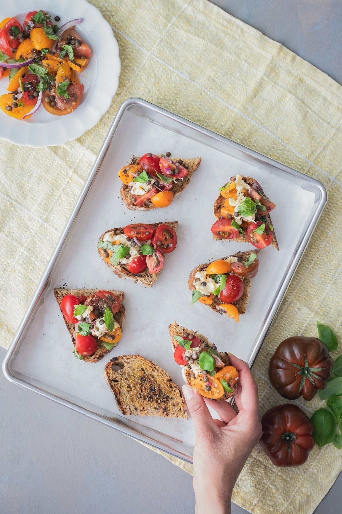 Bruschetta med tomater, Anicia linser og burrata