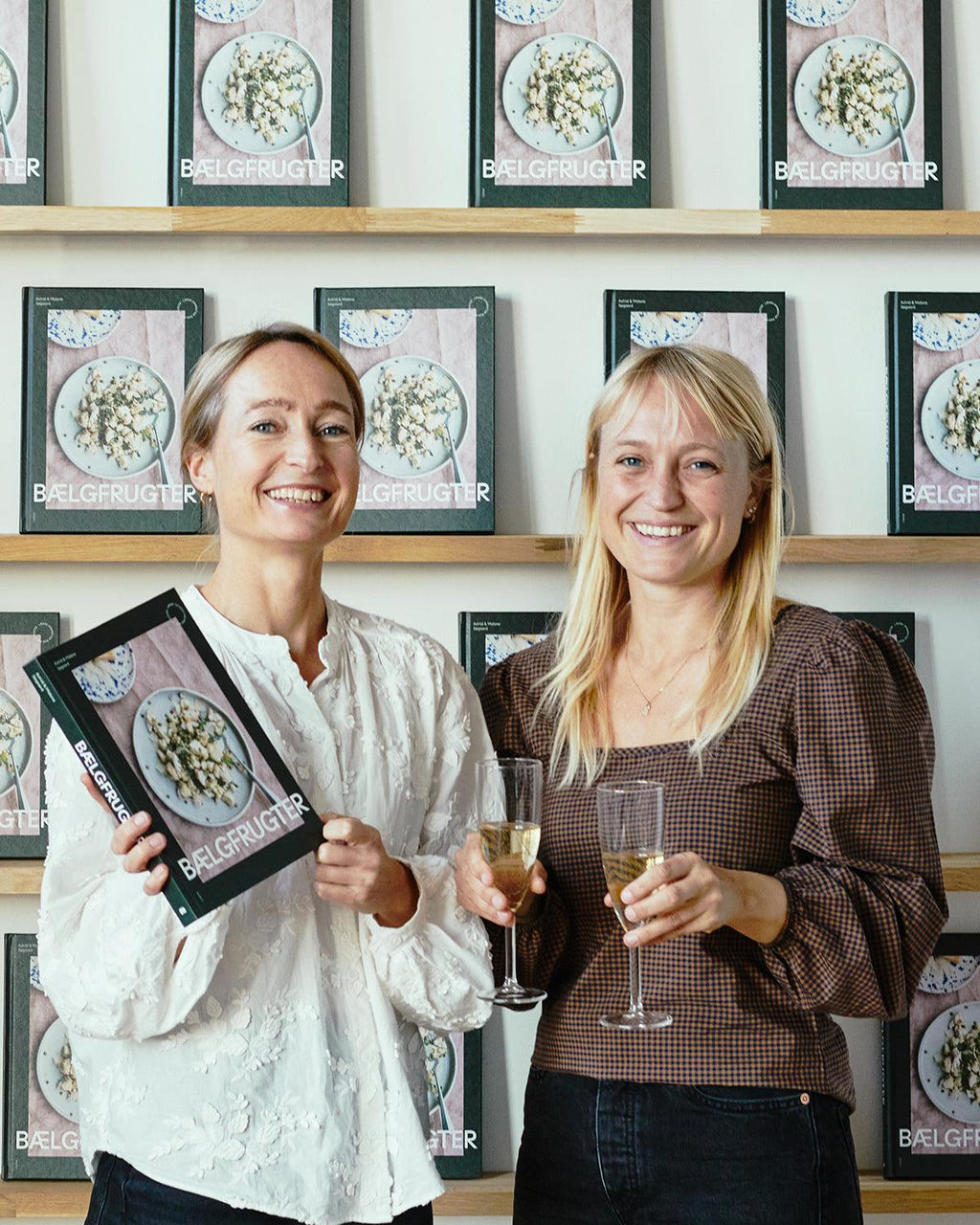 Vi udgiver vores første kogebog 'Bælgfrugter'