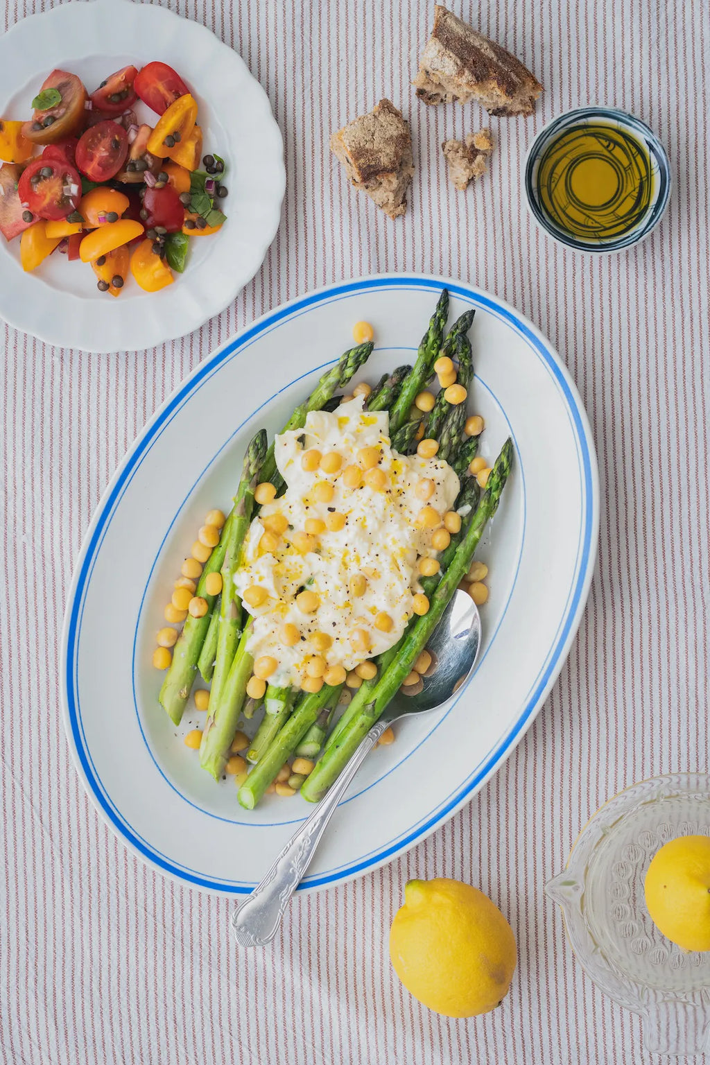 Sprøde asparges med Ingrid ærter og burrata