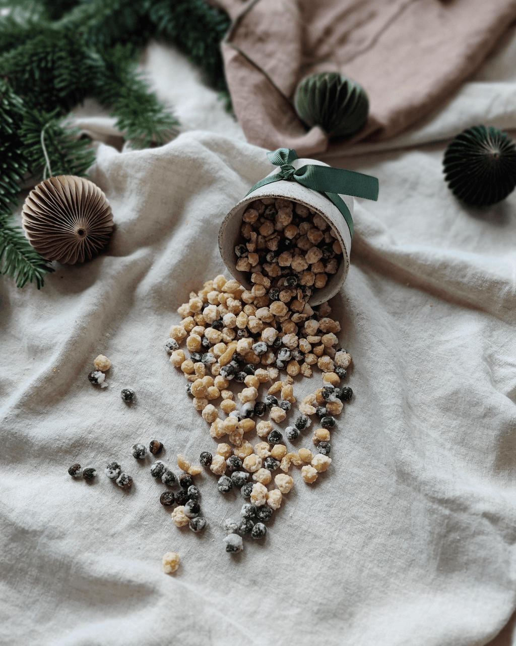 Bælgfrugter à la brændte mandler