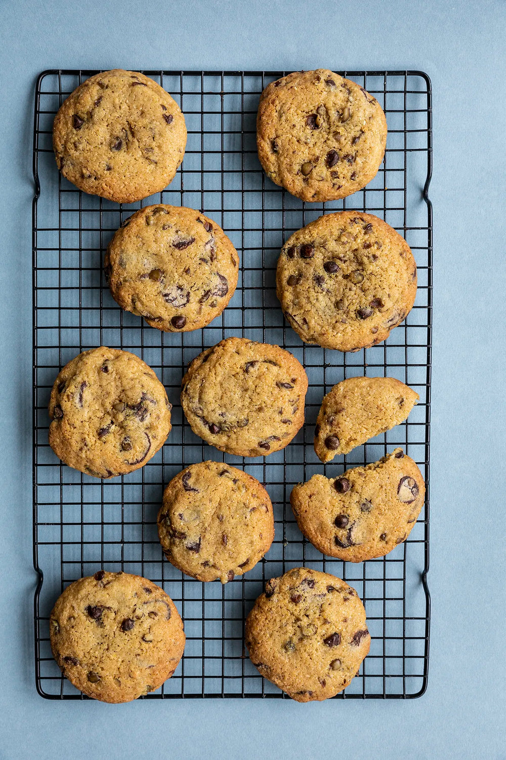 Cookies med chokolade, gråærter og ærtemel 
