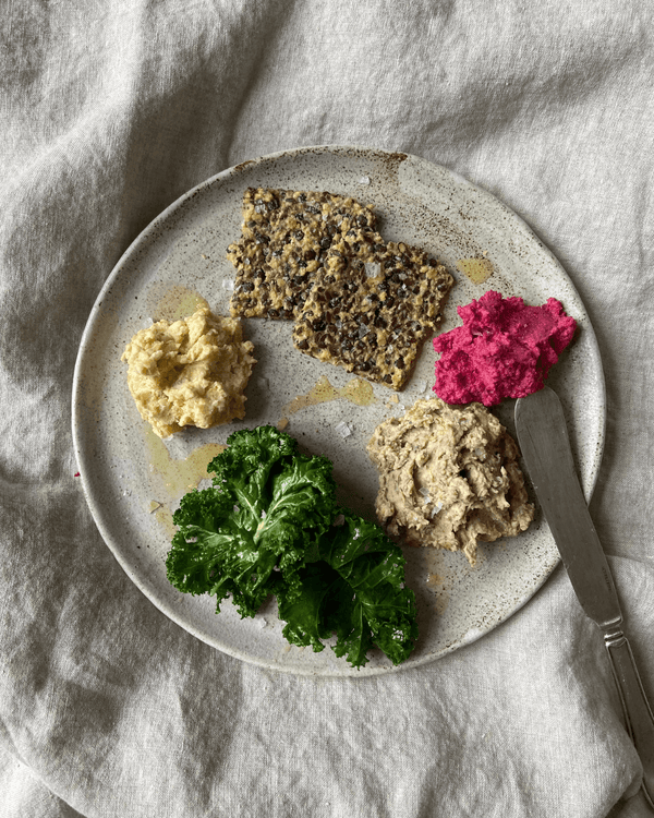 Dips med bælgfrugter og knækbrød med Anicia linser