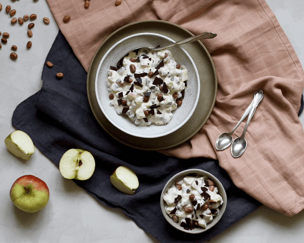 Frugtsalat med hestebønner og råcreme