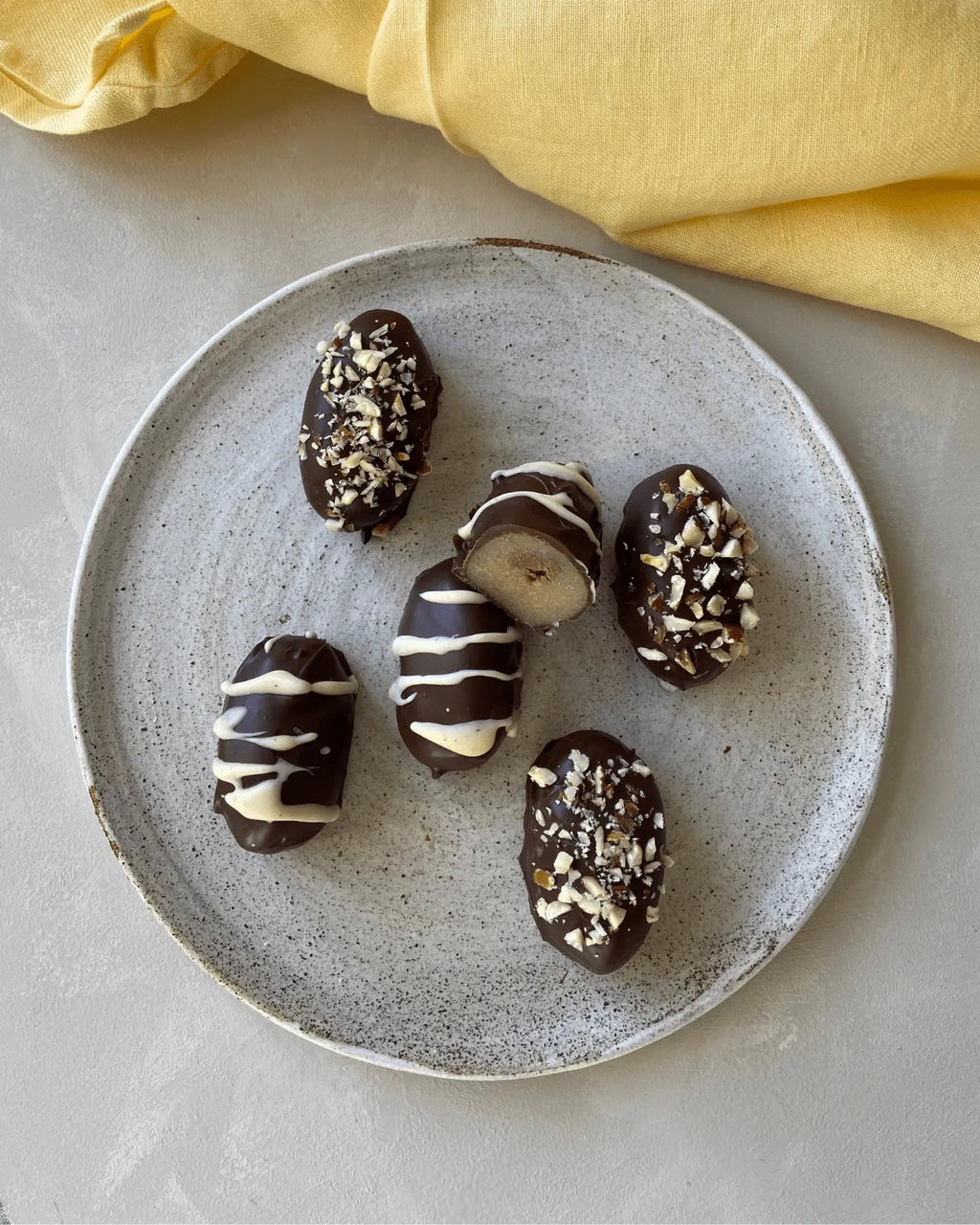 Hjemmelavede påskeæg med nougat og marcipan af Ingrid ærter