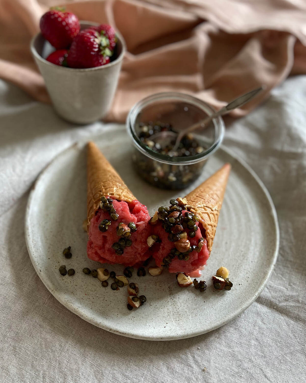 Hjemmelavet jordbæris på aquafaba