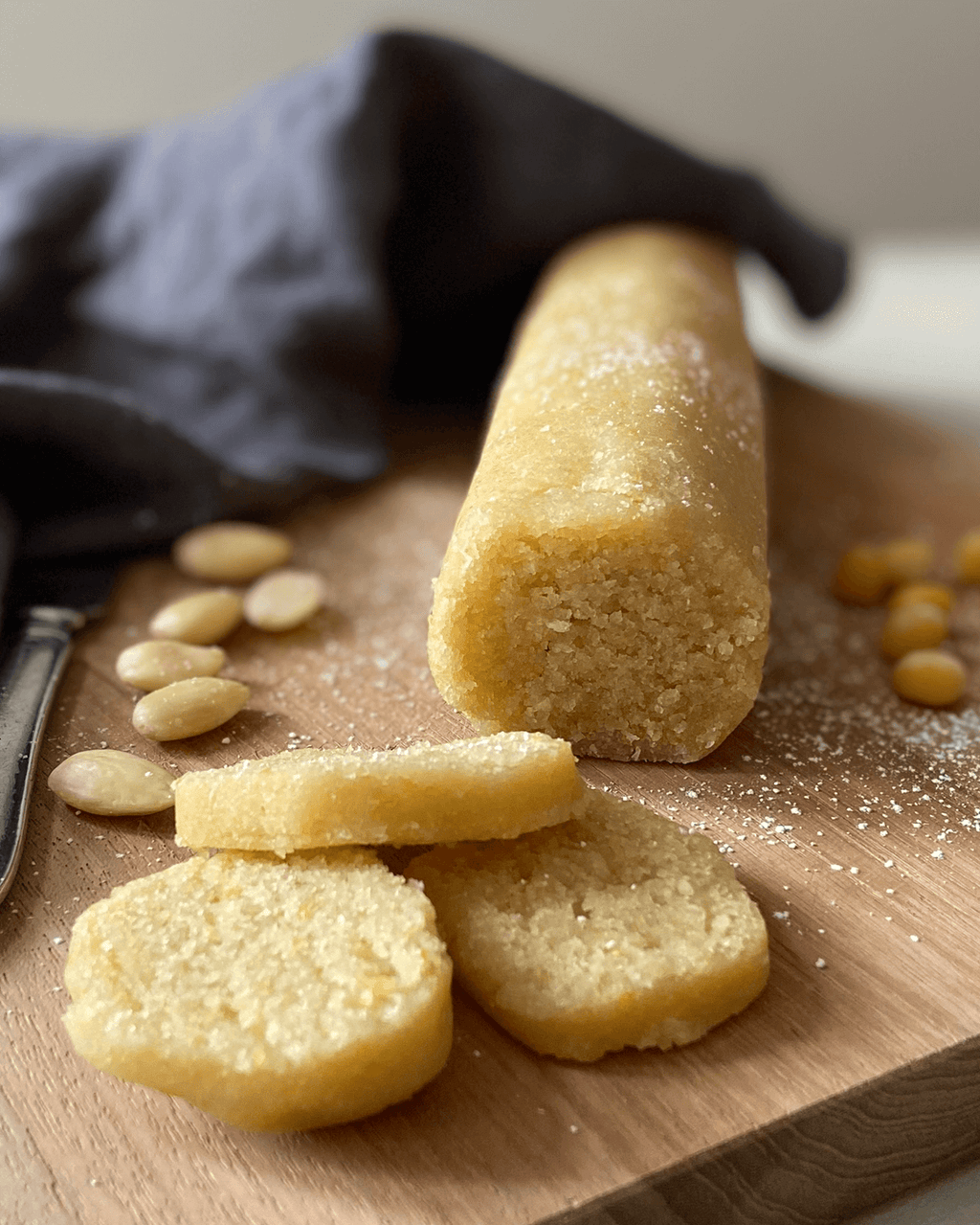 Hjemmelavet marcipan med Ingrid ærter og mandler