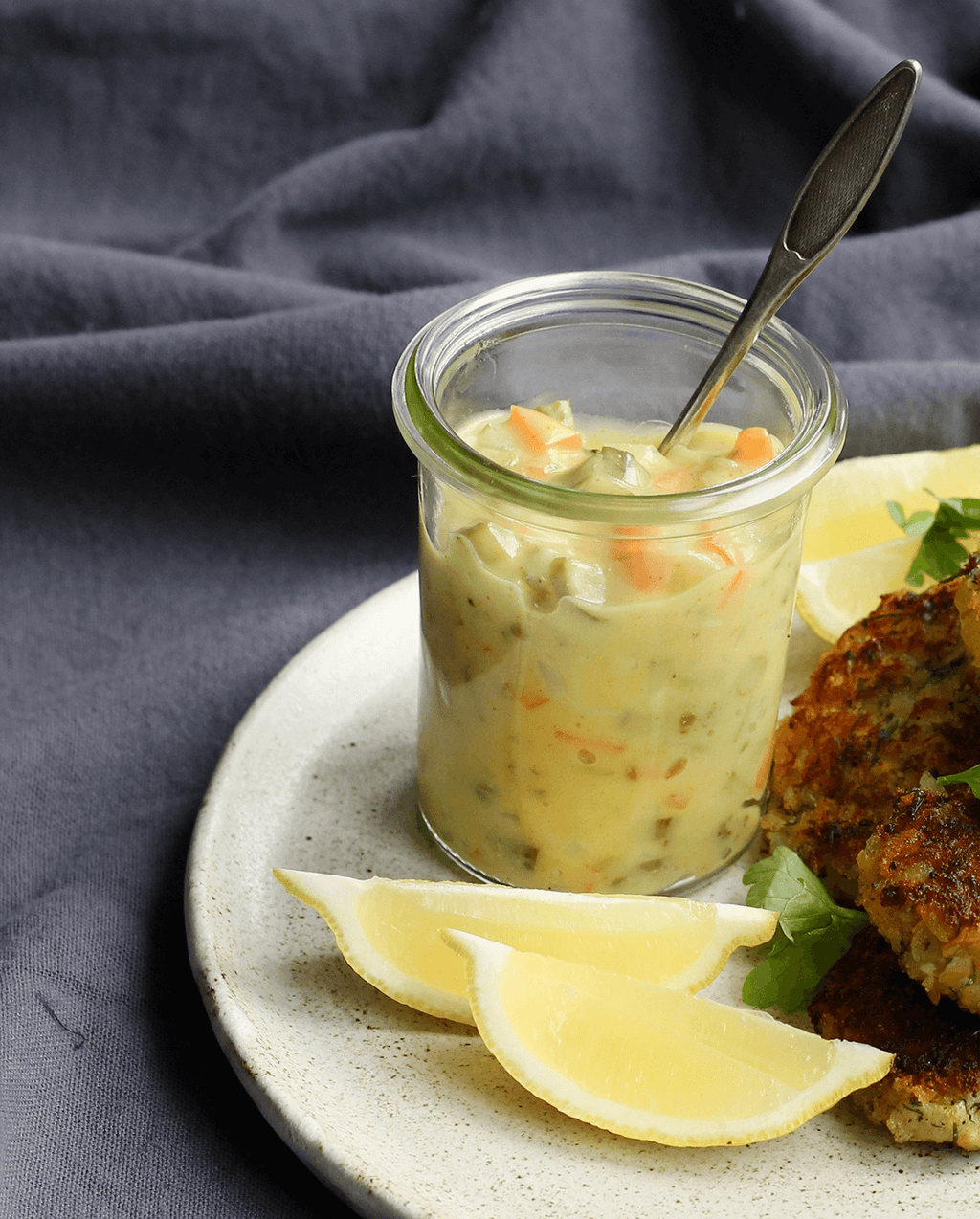 Hjemmelavet remoulade på aquafaba