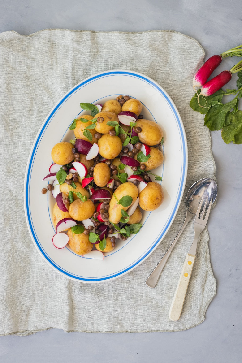 Kartoffelsalat med marinerede gråærter