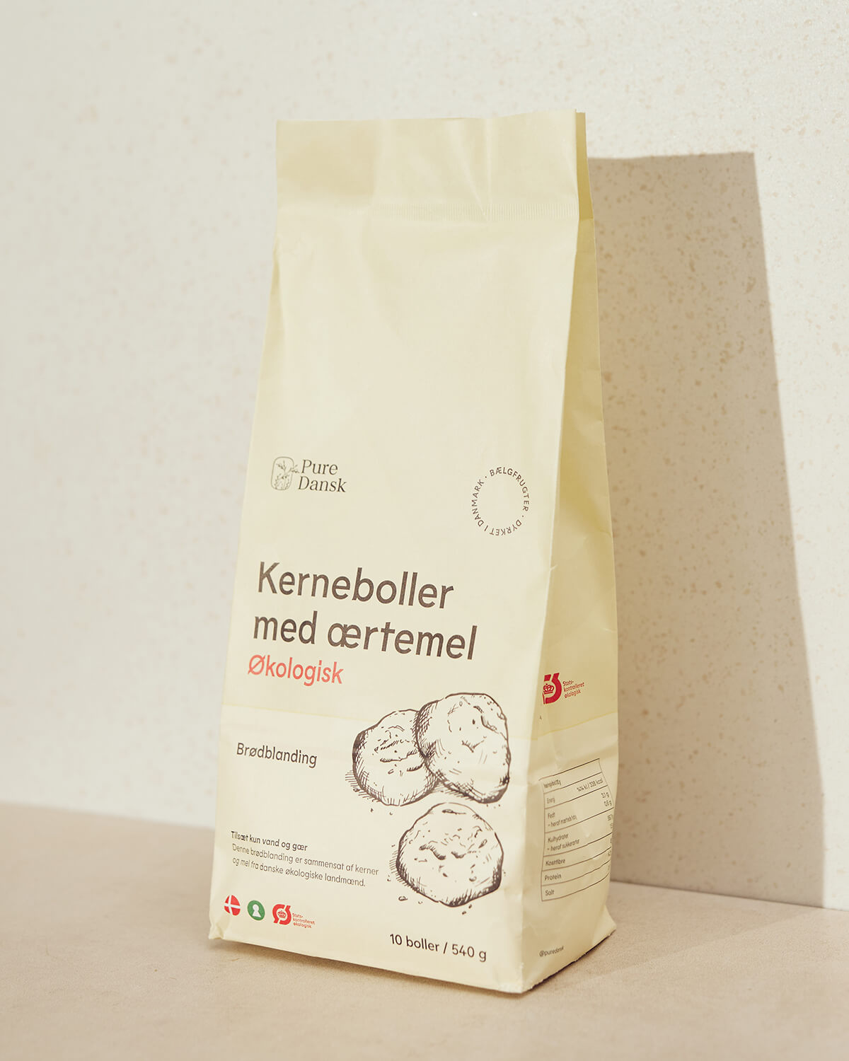 Dansk Økologisk Brødblanding — Kerneboller med ærtemel
