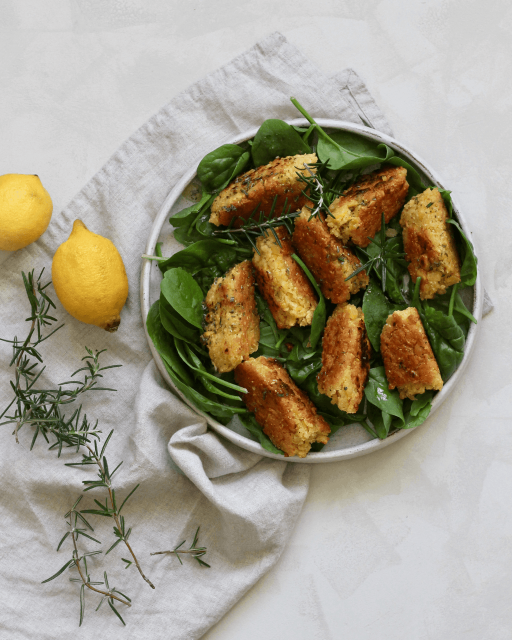 Kroketter med Ingrid ærter og syrlig rosmarinmarinade