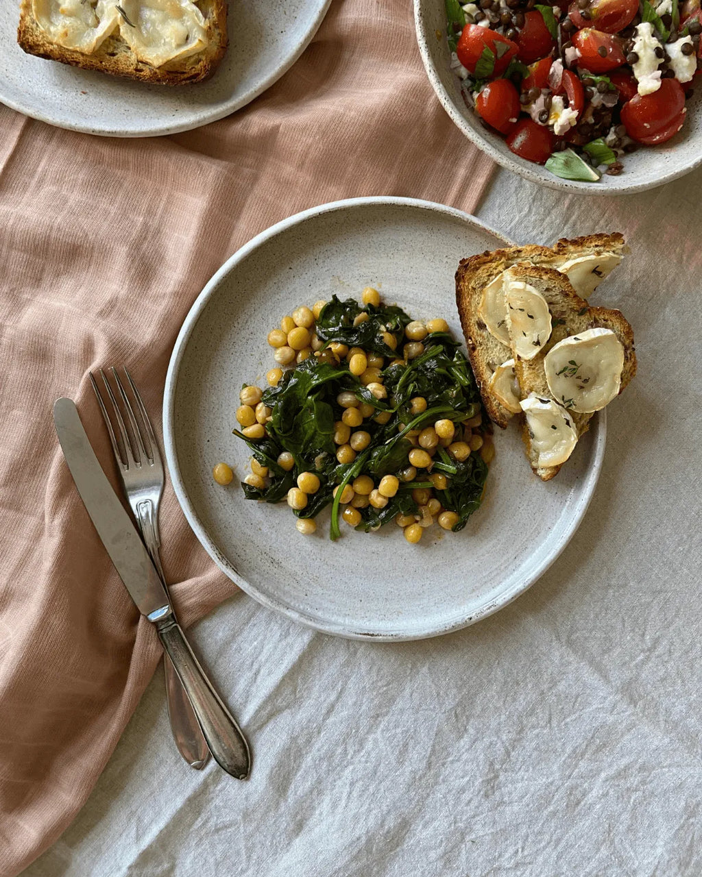 Krydrede Ingrid ærter med spinat