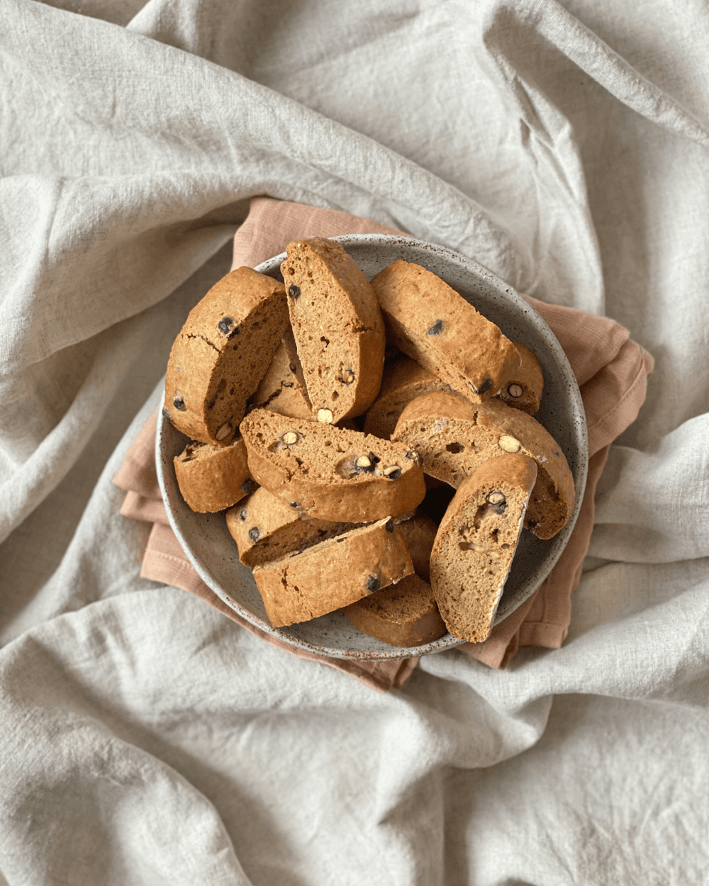 Krydrede julebiscotti med Ingrid ærter og gråærter