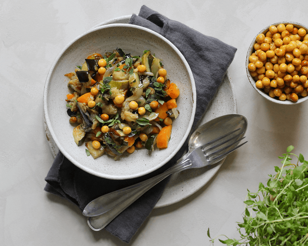 Lun salat med ovnbagte grøntsager og Ingrid ærter