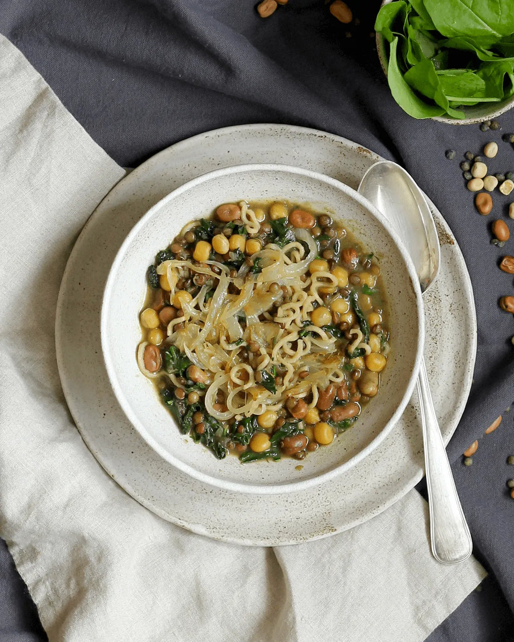 Nudelsuppe med hestebønner, Ingrid ærter og Anicia linser