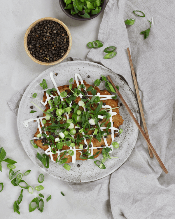 Okonomiyaki med ærtemel