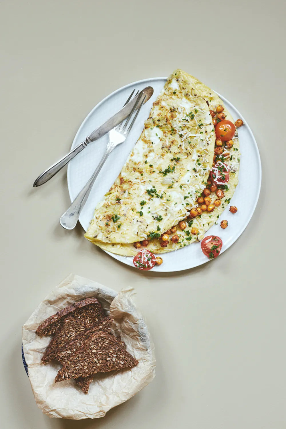 Omelet med sprøde Ingrid ærter
