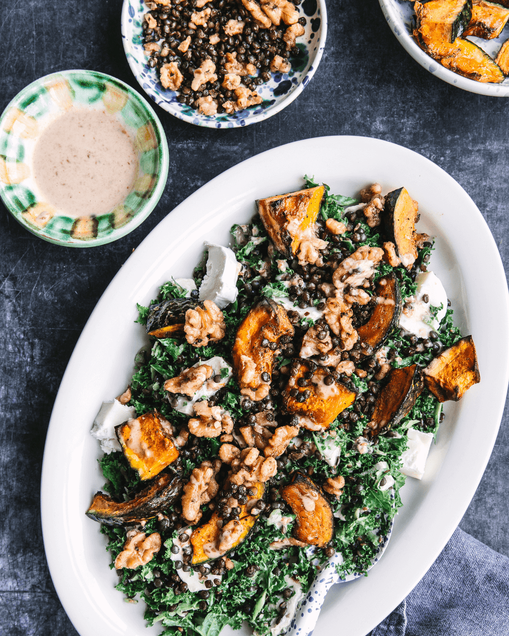 Salat med Anicia linser, græskar, valnødder og grønkål