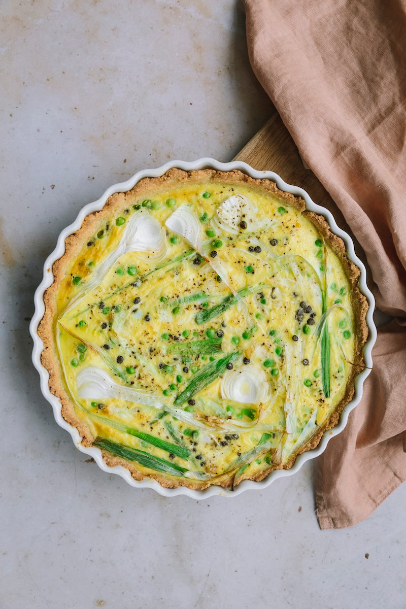 Tærte med grønne ærter, nye løg og Anicia linser
