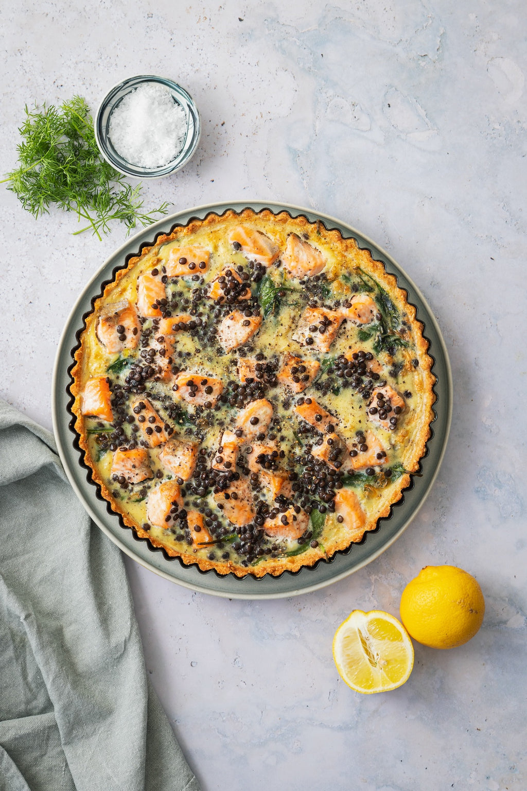 Tærte med laks, Anicia linser og spinat - glutenfri tærtedej med ærtemel